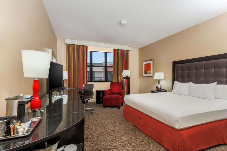 Bedroom 3, Hilton Promenade, Taney