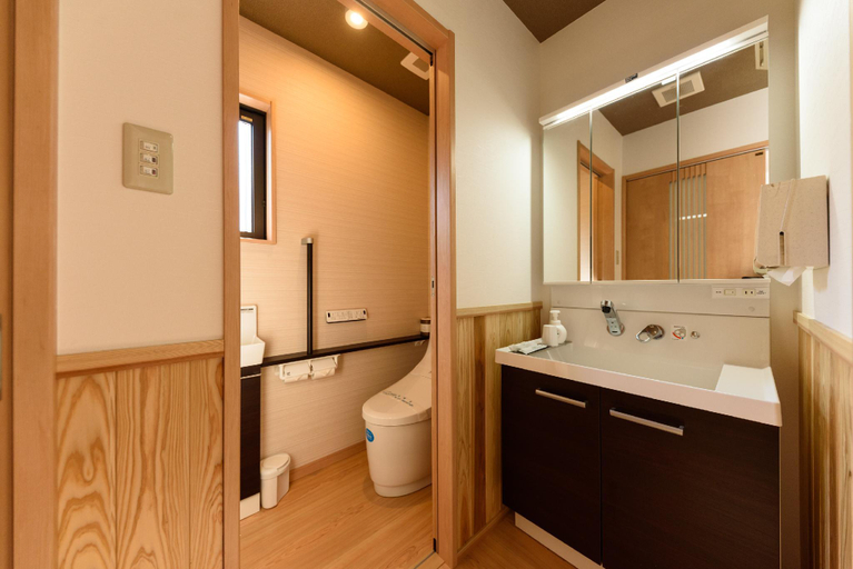 Bathroom 5, Ryokan Kotonokashin, Yufu