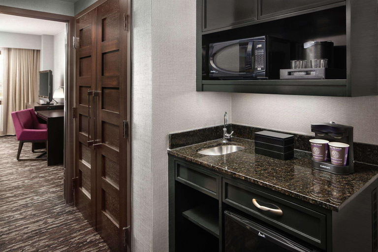Bedroom 3, Embassy Suites by Hilton Crystal City National Air, Arlington