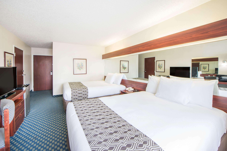 Bedroom 3, Microtel Inn & Suites By Wyndham Tulsa East, Tulsa