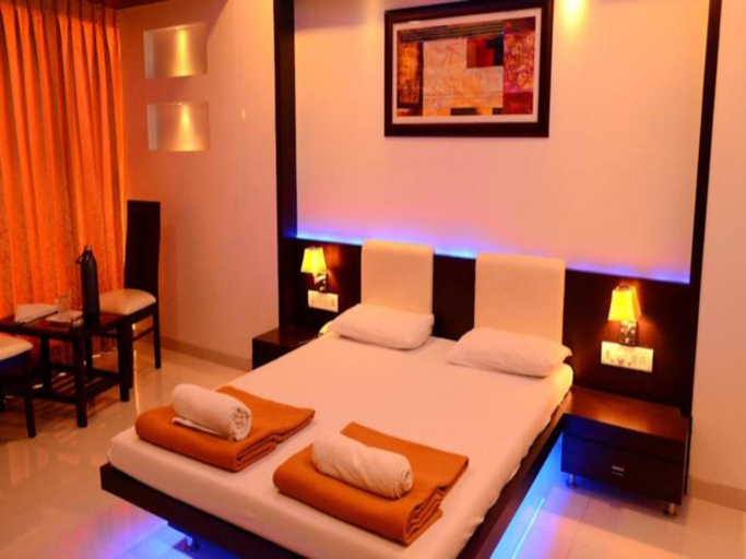 Bedroom 4, La Hotel Metro, Mumbai Suburban