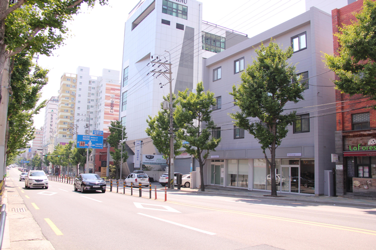 Woodhouse Hotel, Suyeong