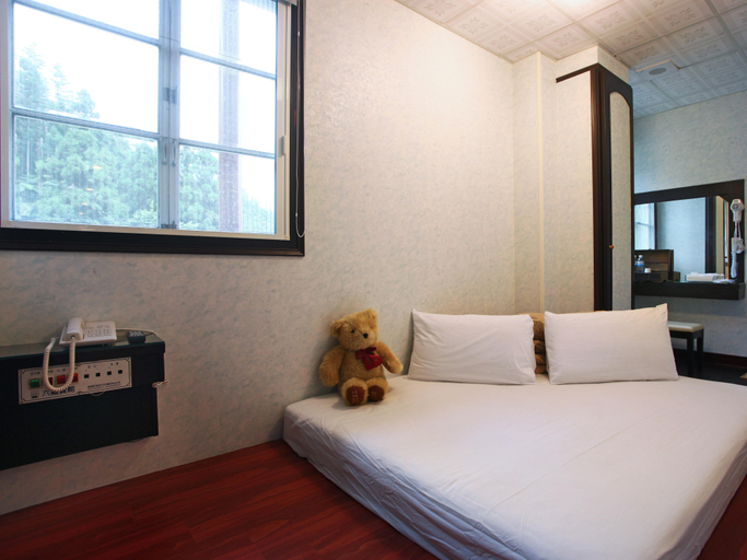 Bedroom 4, Fenchihu Street Hotel , Chiayi County