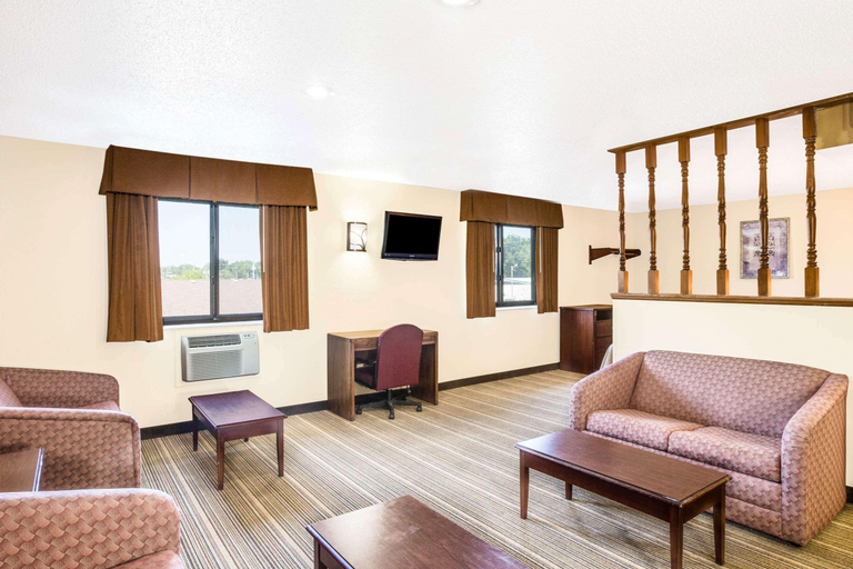 Public Area, Coastal Inn & Suites - Wilmington, NC, New Hanover