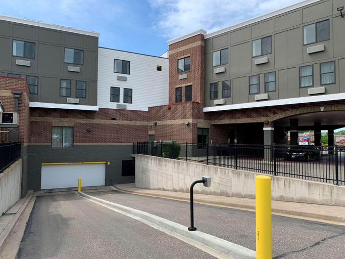 Exterior & Views 2, Radisson Hotel River Falls, Pierce