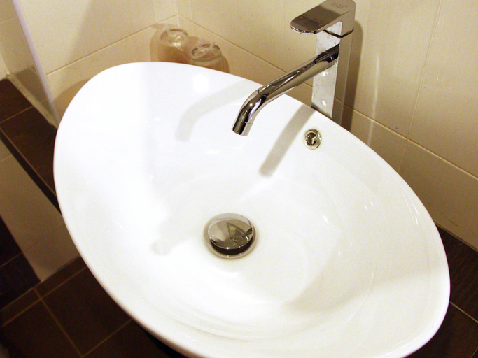 Bathroom 4, Royal Hotel, Bintulu