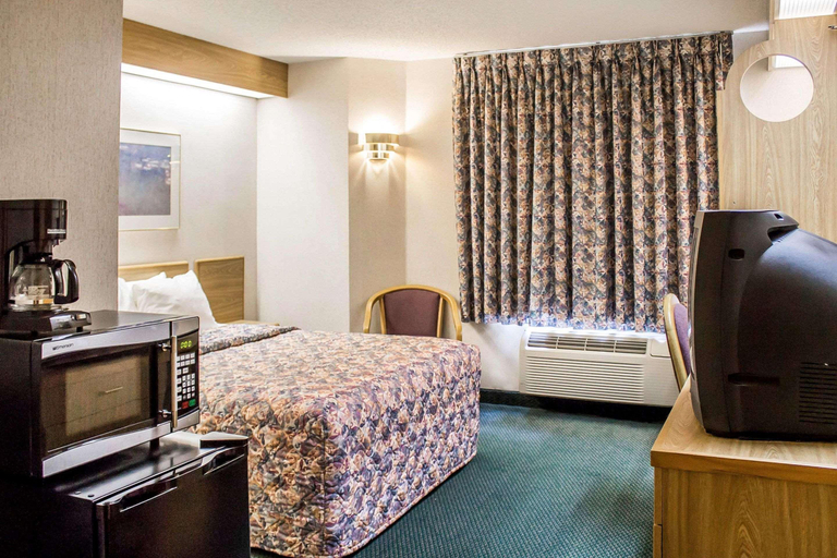 Bedroom 3, Rodeway Inn Abbotsford, Marathon