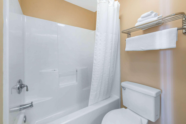 Bathroom 4, Quality Inn Palm Bay - Melbourne I-95, Brevard