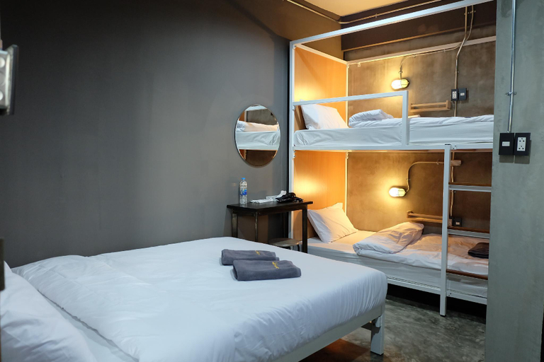 Bedroom, Sleepover Hostel Bangkok, Bang Su