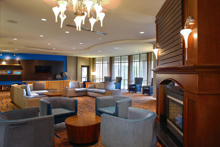 Public Area 2, Courtyard by Marriott Hamilton, Hamilton