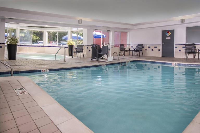 Sport & Beauty 2, Fairfield Inn & Suites Dulles Airport Chantilly, Fairfax