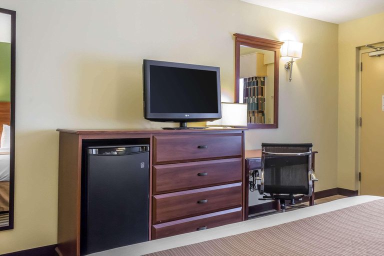Bedroom 3, Quality Inn Flamingo, Atlantic