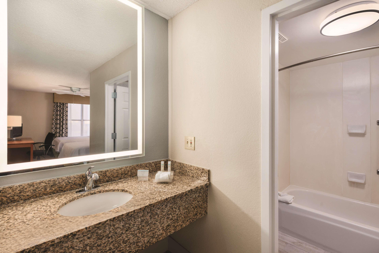 Bathroom 4, Homewood Suites International Drive, Orange