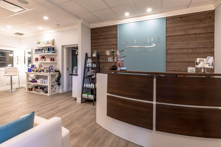 Public Area 2, Prestige Harbourfront Resort, Columbia-Shuswap