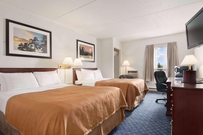 Bedroom, Travelodge by Wyndham Red Deer, Division No. 8