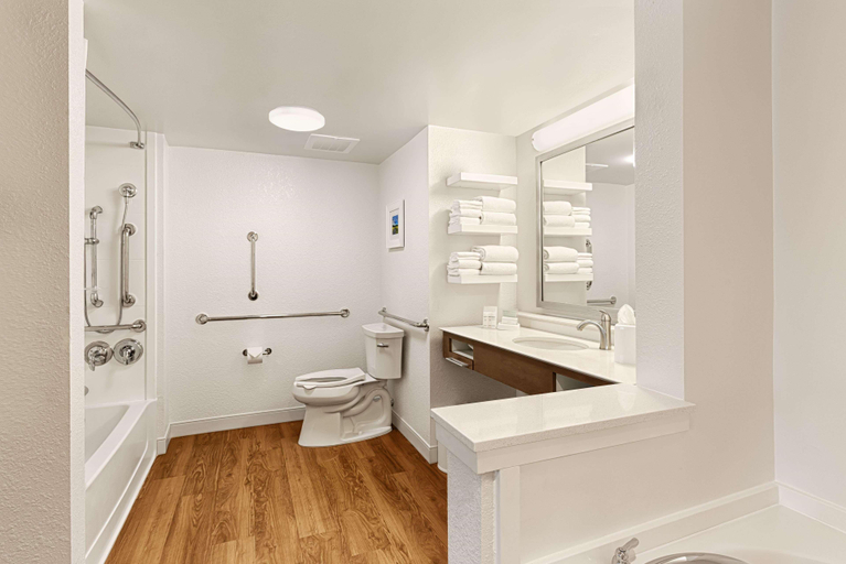 Bathroom 4, Hampton Inn Pawley's Island, Georgetown