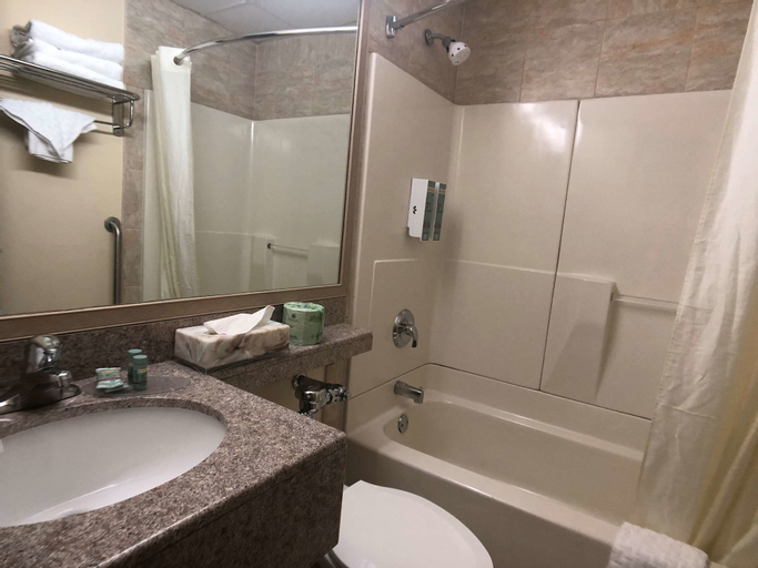 Bathroom 25
