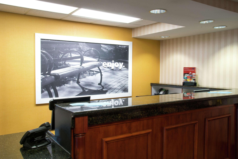 Public Area 2, Hampton Inn Charleston-Downtown, Kanawha