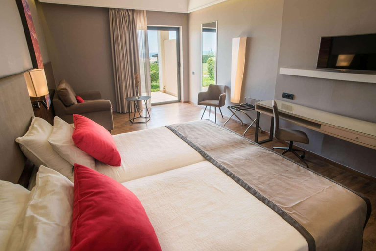 Bedroom 3, Ramada Plaza by Wyndham Thraki, East Macedonia and Thrace