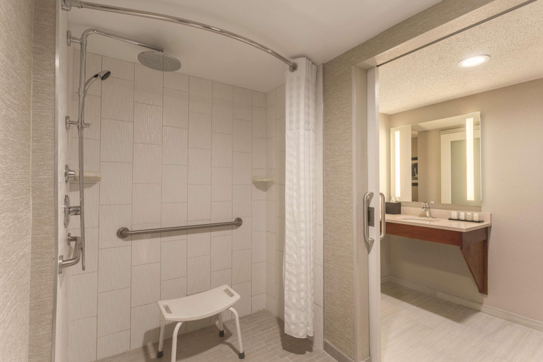 Bathroom 5, Embassy Suites by Hilton Orlando International Dri, Orange