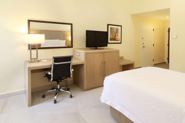 Bedroom 3, Hampton Inn Monterrey Aeropuerto, Apodaca