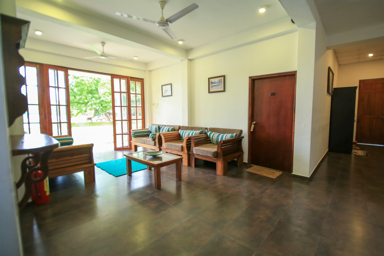 Public Area 2, Bay Beach Hotel Nilaveli, Kuchchaveli