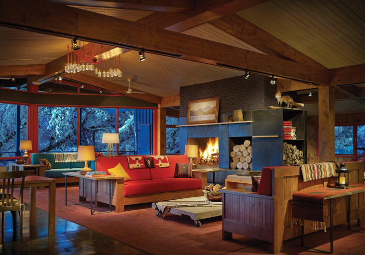 Public Area, Lake House, Essex