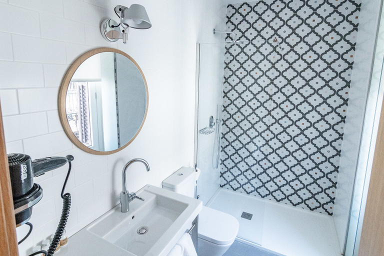 Bathroom 5, Plaza Mayor Suites & Apartments, Madrid