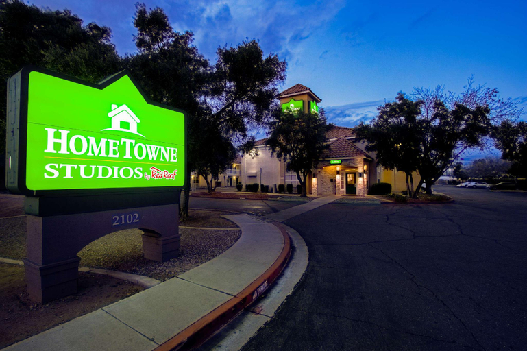 Hometowne Studios Phoenix Dunlap Ave, Maricopa