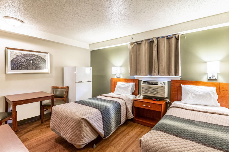 Bedroom, HomeTowne Studios Louisville, Jefferson