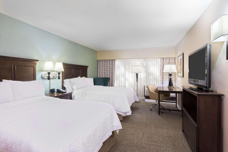 Bedroom 3, Hampton Inn White Plains/Tarrytown, Westchester