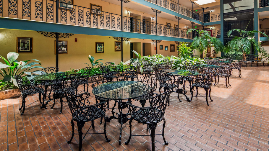 Food & Drinks 4, SureStay Plus Hotel by Best Western Baton Rouge, East Baton Rouge