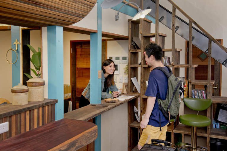 Public Area, The Pax Hostel, Cafe & Records, Osaka