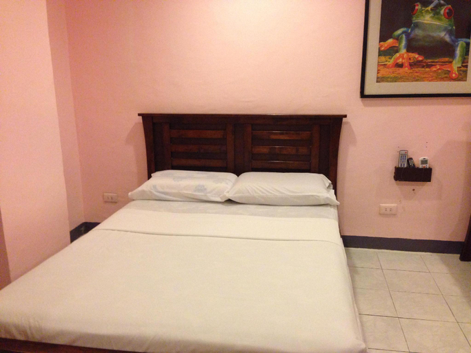 Bedroom, Harold’s Mansion Budget Dorm Room, Dumaguete City