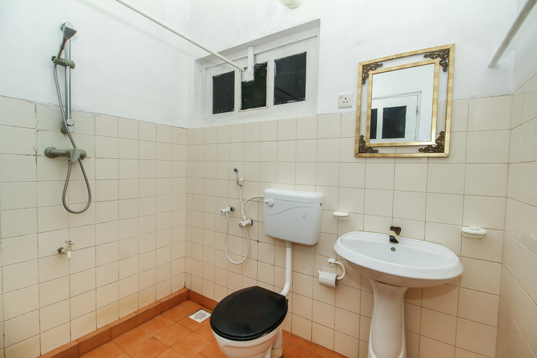Bathroom, Shangrela Beach Resort, Ambalangoda