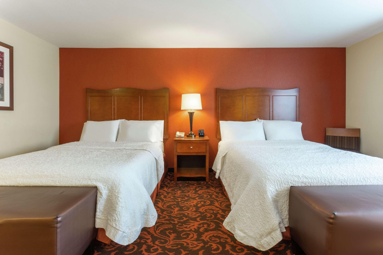 Bedroom 3, Hampton Inn Yorkville, Kendall