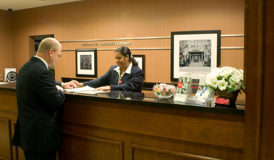 Public Area 2, Hampton Inn Raynham-Taunton, Bristol