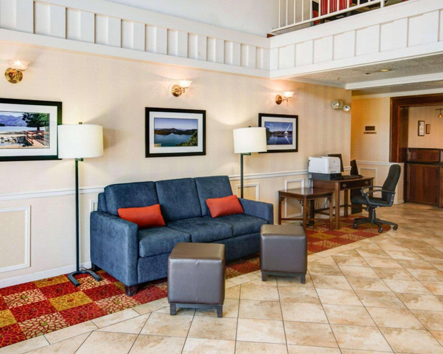 Public Area 3, Comfort Inn Redding near I-5, Shasta