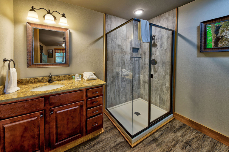 Bathroom 4, Cherokee Cottage, Sevier
