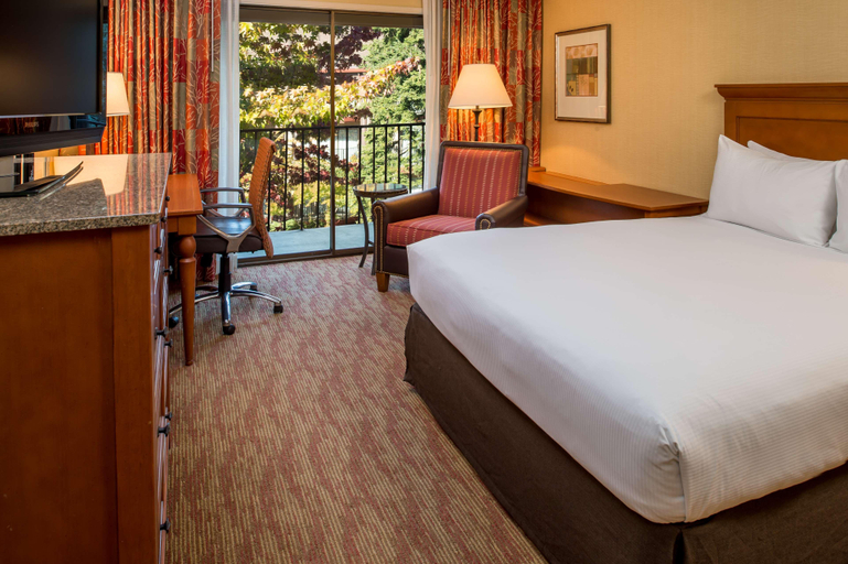 Bedroom 3, Doubletree Hotel Seattle Airport, SeaTac