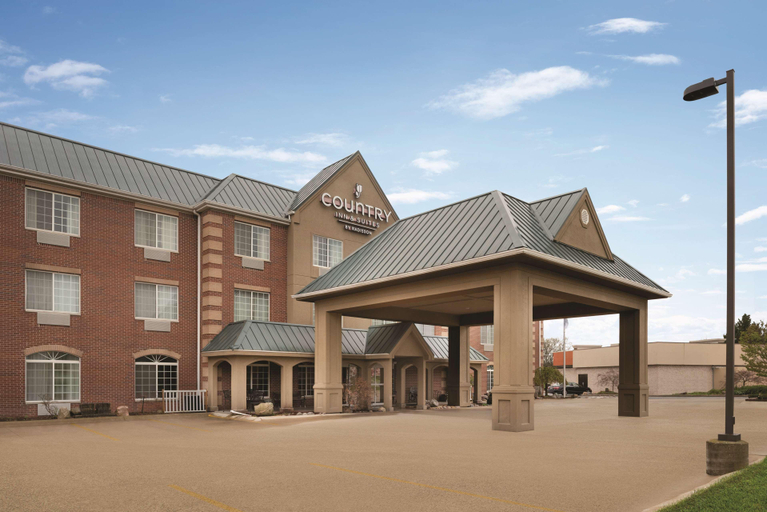 Exterior & Views 2, Country Inn & Suites by Radisson, Valparaiso, IN, Porter