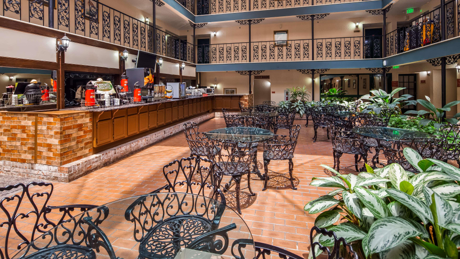 Food & Drinks 4, SureStay Plus Hotel by Best Western Baton Rouge, East Baton Rouge