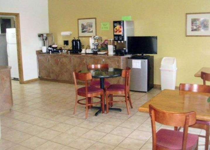 Public Area 3, Rodeway Inn Salina North, Saline