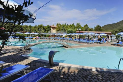 Swimming Pool, Holiday resort Baia Azzurra Castiglione della Pescaia - ITO03100d-LYD, Grosseto