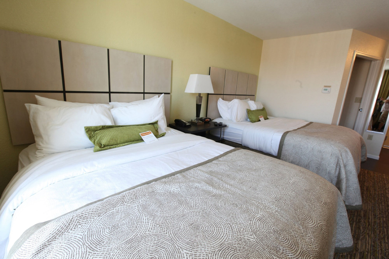 Bedroom 3, Candlewood Suites St Joseph, Buchanan