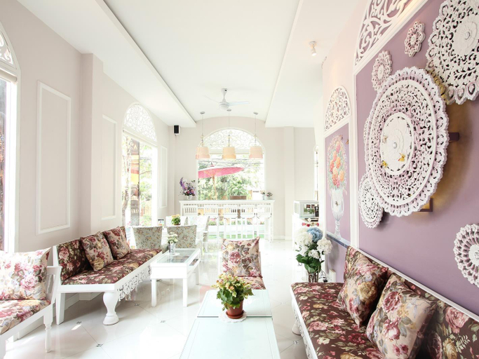 Others 5, Ratchiangsaen Flora House, Muang Chiang Mai