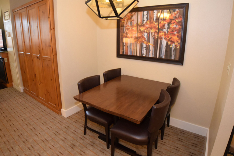 Heavenly Village Condos, El Dorado