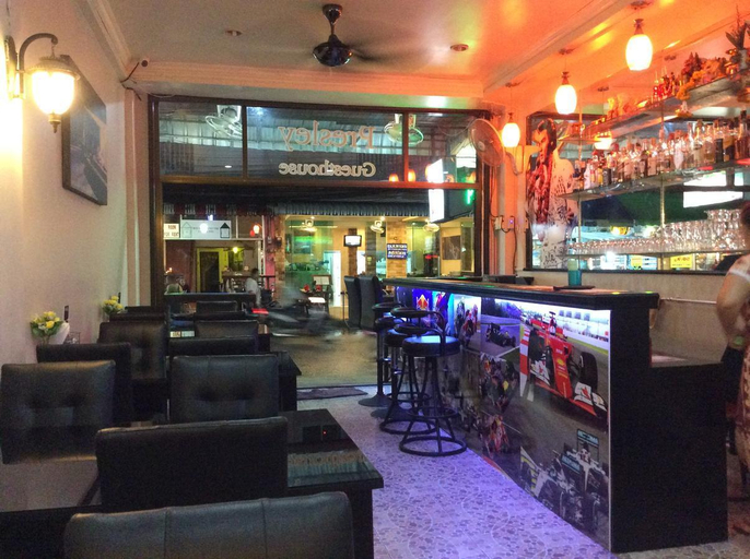 Food & Drinks
