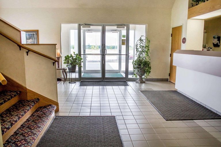 Public Area 2, Rodeway Inn Abbotsford, Marathon