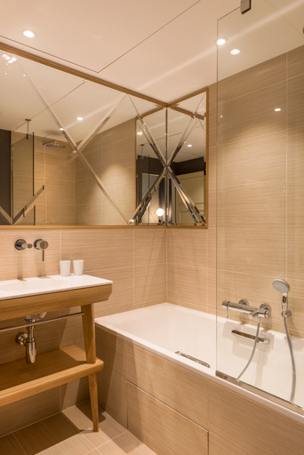 Bathroom 4, Millesime, Paris